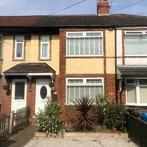 Entire Residential With Parking Apartment Kingston upon Hull